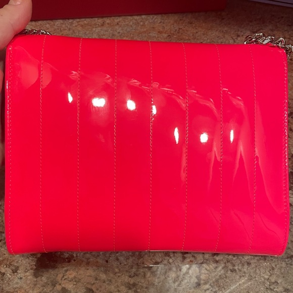 ❤️TRADED❤️YSL Saint Laurent HOT PINK patent LIKE NEW silver logo Vicky crossbody - Picture 3 of 15